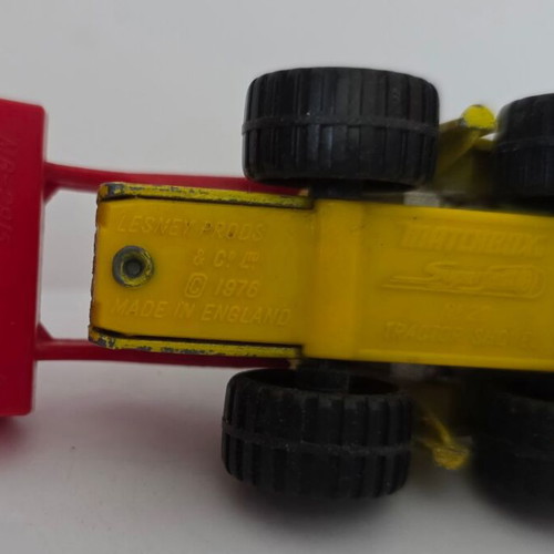 Lesney Matchbox Superfast No. 29 Tractor Shovel 1/64 Die Cast