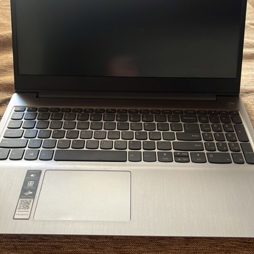 Lenovo IdeaPad 3 15IIL Laptop 15.6” 256GB like new, Platinium Gray