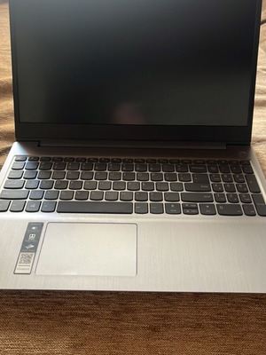 Lenovo IdeaPad 3 15IIL Laptop 15.6” 256GB like new, Platinium Gray