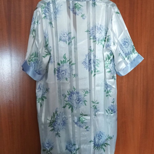 Satin robe like new, white and multicolor