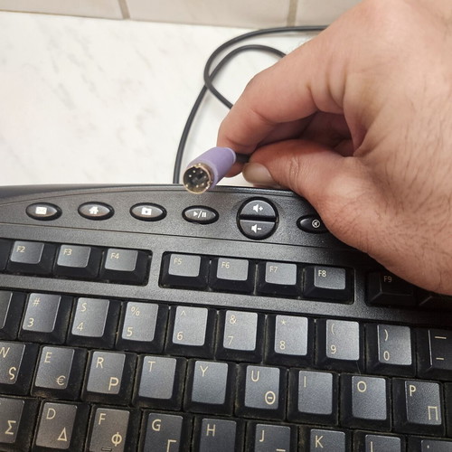 Microsoft RT2300 keyboard like new with PS/2 cable