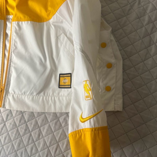 Lakers jacket waterproof new, size large, unisex