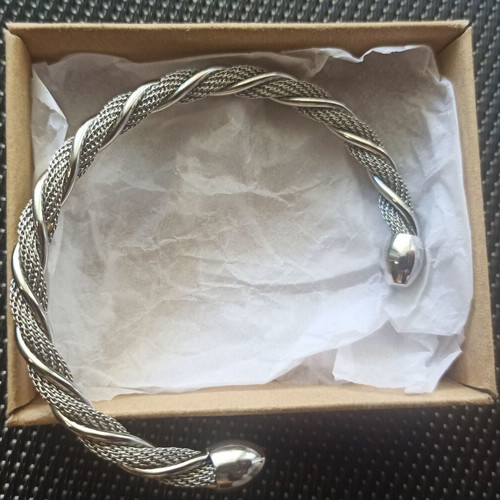Loisir Women's Stainless Steel Bracelet Cuff New Silver