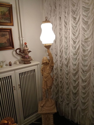 Floor lamp like new, height about 1.80m