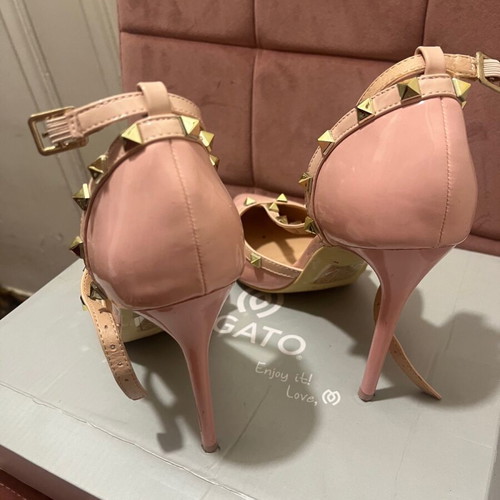 Pink pumps with studs like new size 41