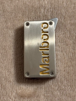 Marlboro collectible lighter like new gas