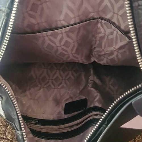 Y Not? shoulder bag black and white like new large