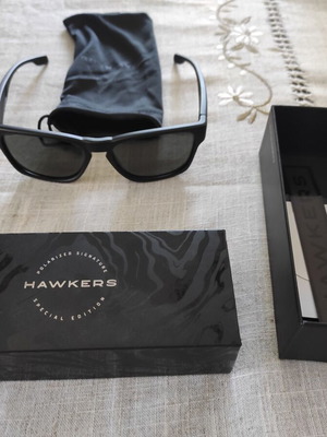 Hawkers Core Polarized Carbono Black sunglasses new