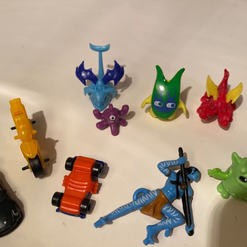 Set of 8 figures miniatures monsters and vehicles new