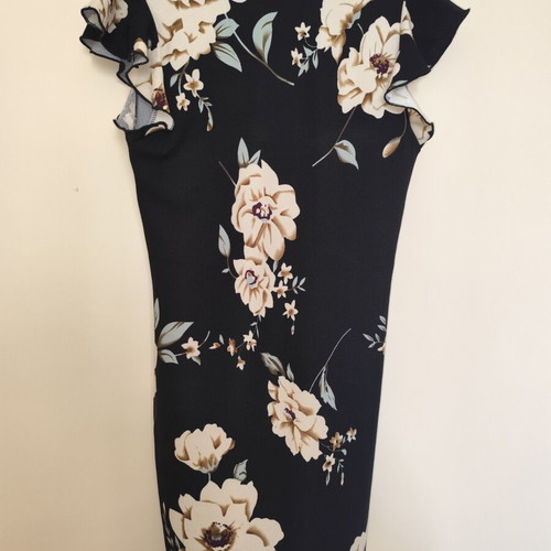 Black floral dress size Large like new