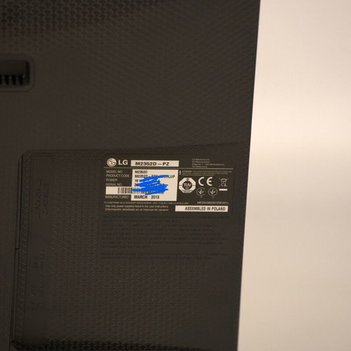 LG M2352 23" Full HD monitor used with wall mount