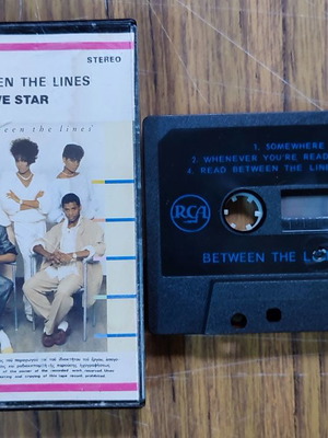 Аудиокасета Five Star Between the Lines употребявана