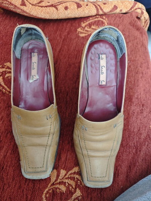 Leather women's shoes size 38 vintage used, beige ballerinas