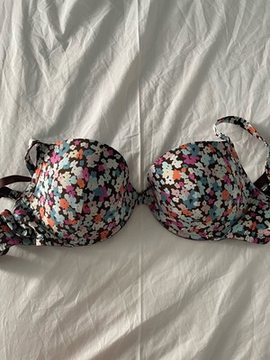 Floral Tezenis bra like new, size 80C