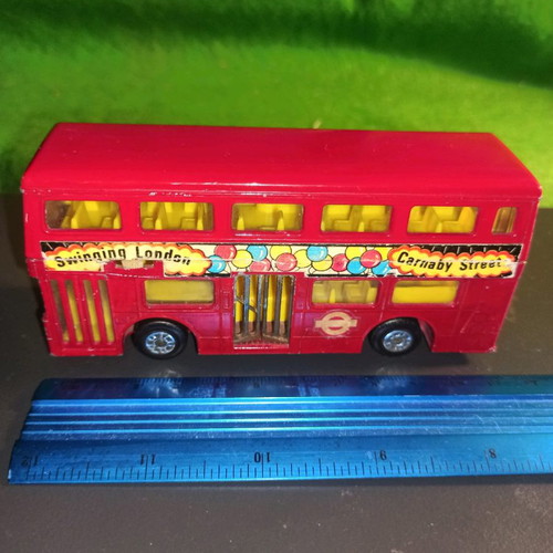 Matchbox SuperKings K-15 'Swinging London' red bus used collectible
