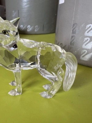 Swarovski Wolf crystal figurine like new with original box