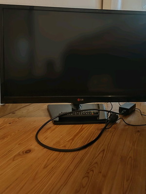 LG 29MT450 TV 29 inches with remote control, like new