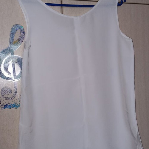 Satin blouse size 40 large like new, white