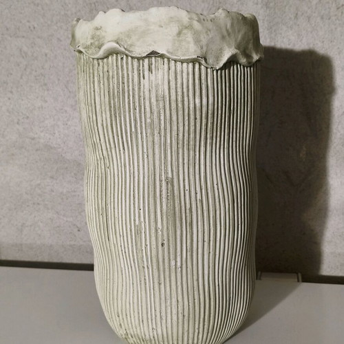 Vase new, diameter 14.5 cm and height 28 cm