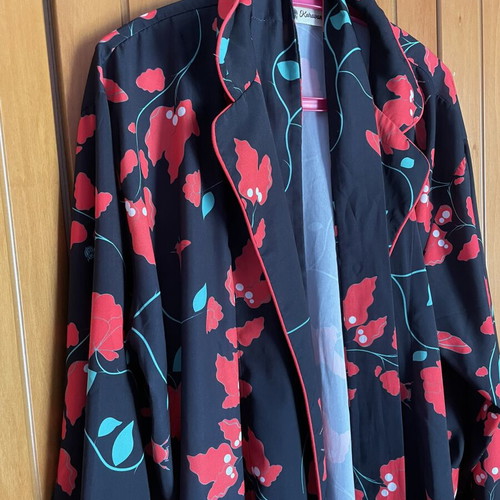 Karavan kimono set s/m black and red like new