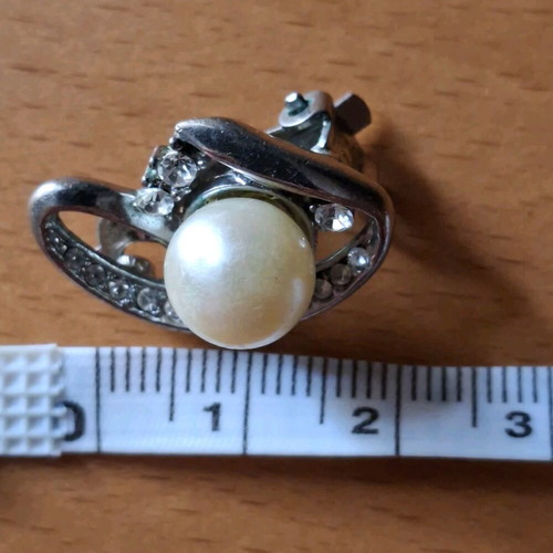 Vintage earrings with clips like new, silver