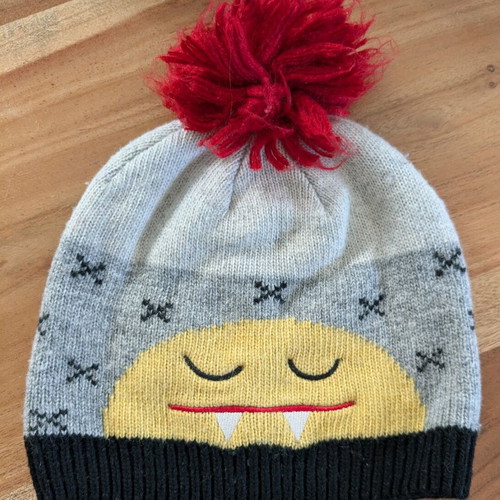 Knit cap with monster used for 4-5 years old child