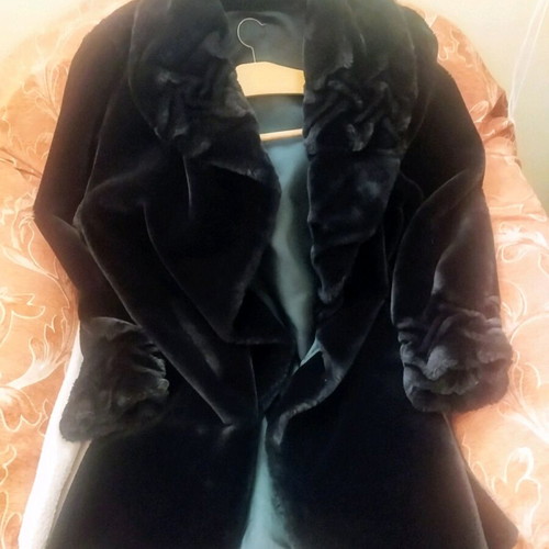 Delmod International women's eco fur size M like new, black