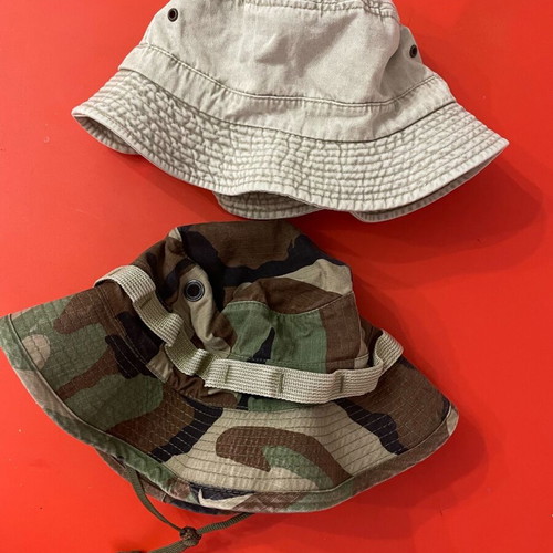 Bucket hats like new, size S, beige and green