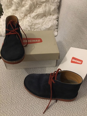 Μποτάκι Clarks για αγόρι μεταχειρισμένο, μέγεθος 28, μπλε