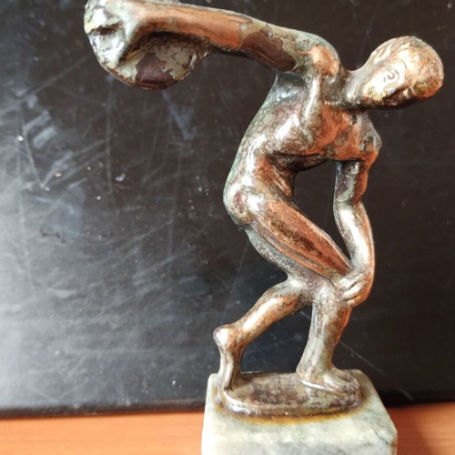 Discobolus statuette like new, small bronze on marble base