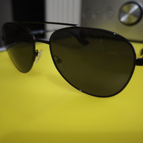Prada Aviator sunglasses SPR 70V like new, black frame