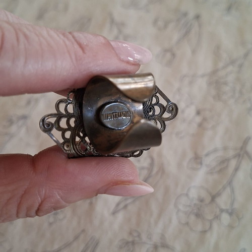Artwear Dimitriadis ring like new with unique design