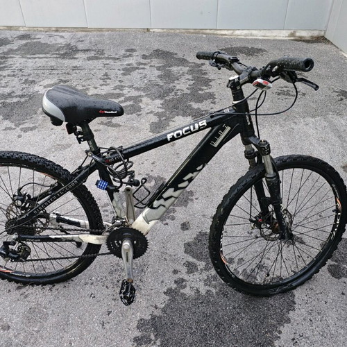 Mountain bicycle like new, disc brakes, 27 inch, men's