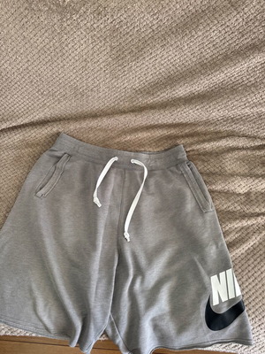 Nike shorts large, like new, grey