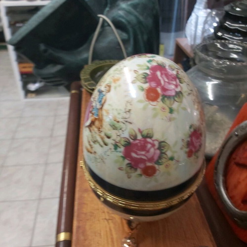 Decorative Limoge Egg like new, 20x15 cm, hinged