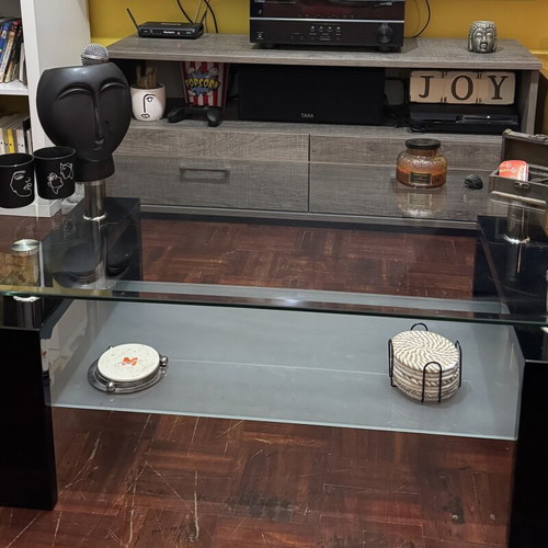 Coffee table, sturdy construction