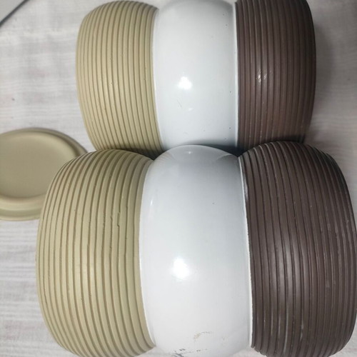 Bathroom set of 3 pieces like new, ceramic, porcelain and plastic