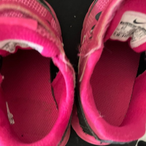 Nike n22 Kids Shoes like new fuchsia and black