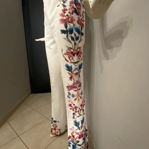 Women's white pants with floral designs, new