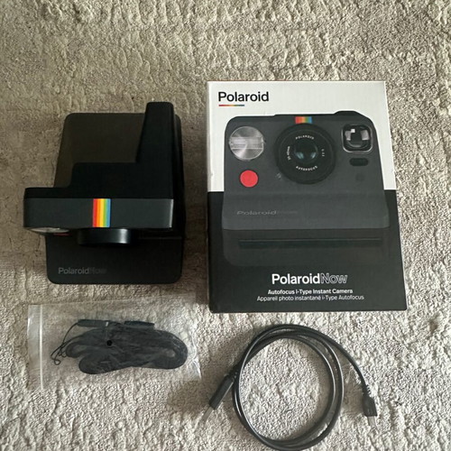 Polaroid Now Black Instant Camera like new