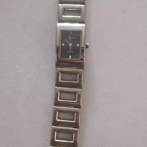Miss Venus quartz wristwatch used, battery needs replacement