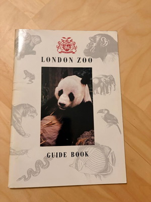 London Zoo Guide Book 1993 like new, vintage wildlife