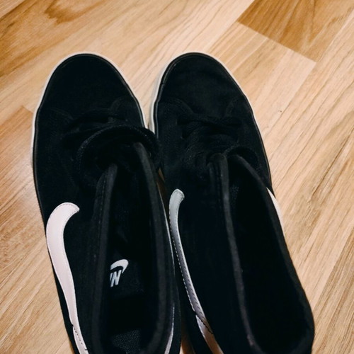 Nike sports black sneakers like new, size 37.5