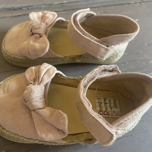Girls' canvas shoes size 23