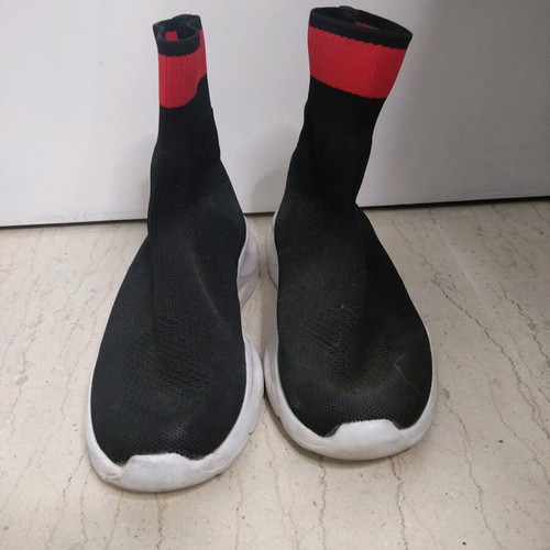 Athletic sock shoes like new, size 37, black and red