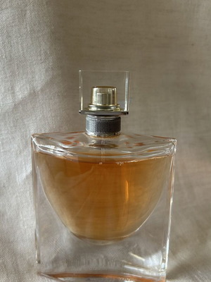La Vie Est Belle 75 ml Eau de Parfum μεταχειρισμένο, αυθεντικό