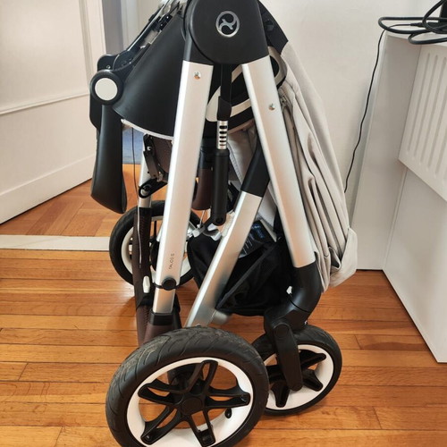 how to open doona stroller Doona Infant Car Seat & Stroller