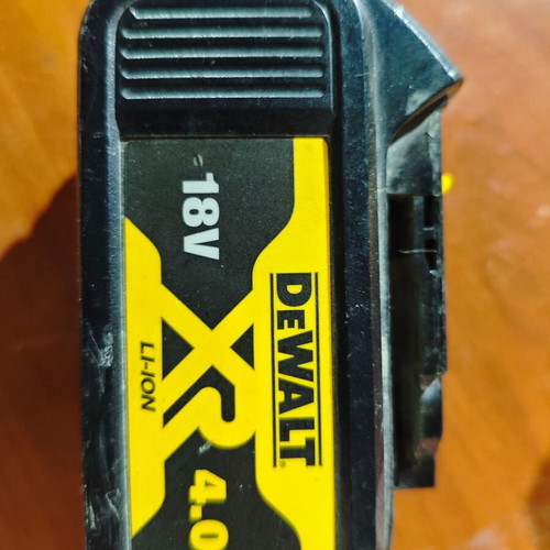 Dewalt DCD796 drill used with 4AH battery and charger