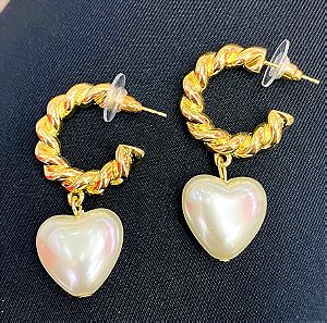 Εντυπωσιακά σκουλαρίκια χρυσου χρώματος με περλες σε σχήμα καρδιάς