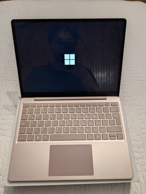 Microsoft Surface Laptop Go 2 12" Core i5 8GB 128GB SSD Rose Gold
